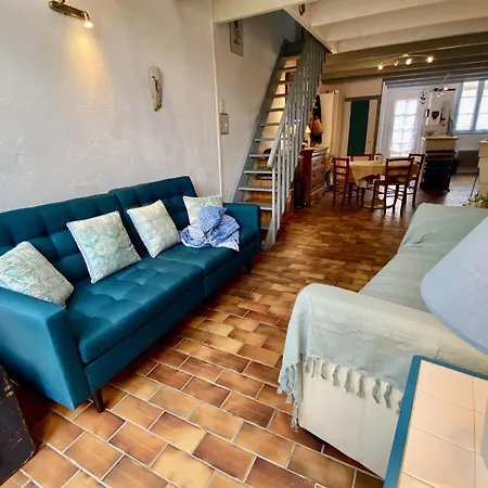 House Retaise With Garden Close To The Sea *