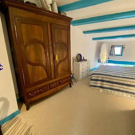 House Retaise With Garden Close To The Sea *